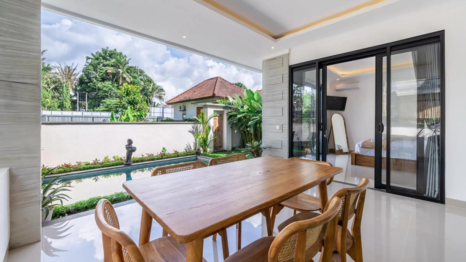 Gauri - Stunning Brand New 3-Bedroom Villa In The Ubud With Netflix Indonesia